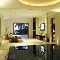 Junior Pool Suite Livingroom4