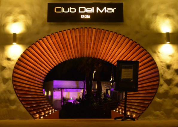 Club Del Mar Entrance