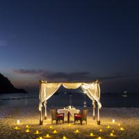 Romantic Dinner Set up - BEACH