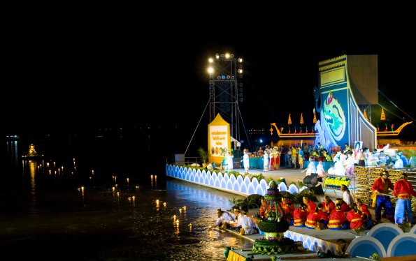 Loi Krathong Sai Festival,Tak 1
