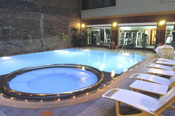 Royal President Swimming Pool & Jacuzzi