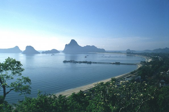 PRACHUAP_02