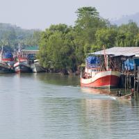 Trang-Lifestyle in Trang River