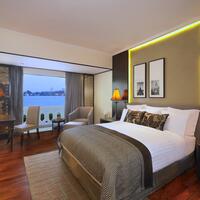 13 Deluxe Premier Riverfront