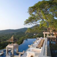 11- Spectacular Infinity pool