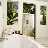 Guest Villa Bathroom2