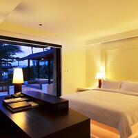 Spa Pool Suites Bedroom