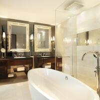 Metropolitan Suite Bathroom